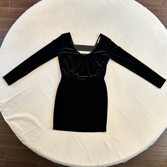 BCBGENERATION Y2K Long Sleeve Velvet Mini Dress, Size Small. - Picture 1 of 8